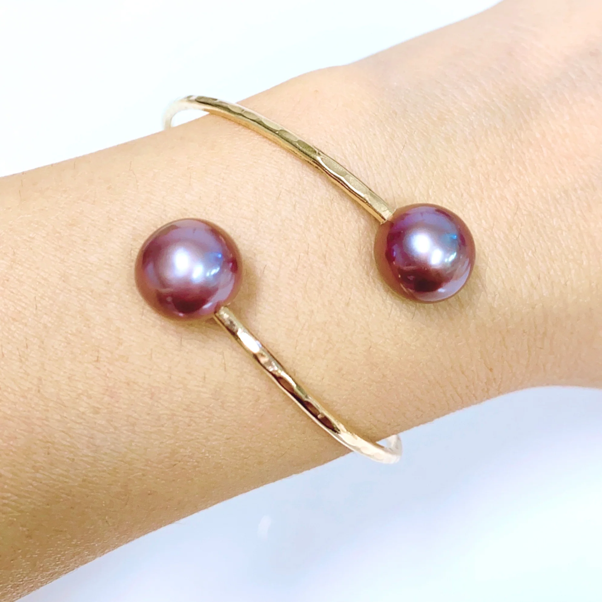 Cuff LEIA - purple Edison pearls - Mitchell's Manufacturing Jewel