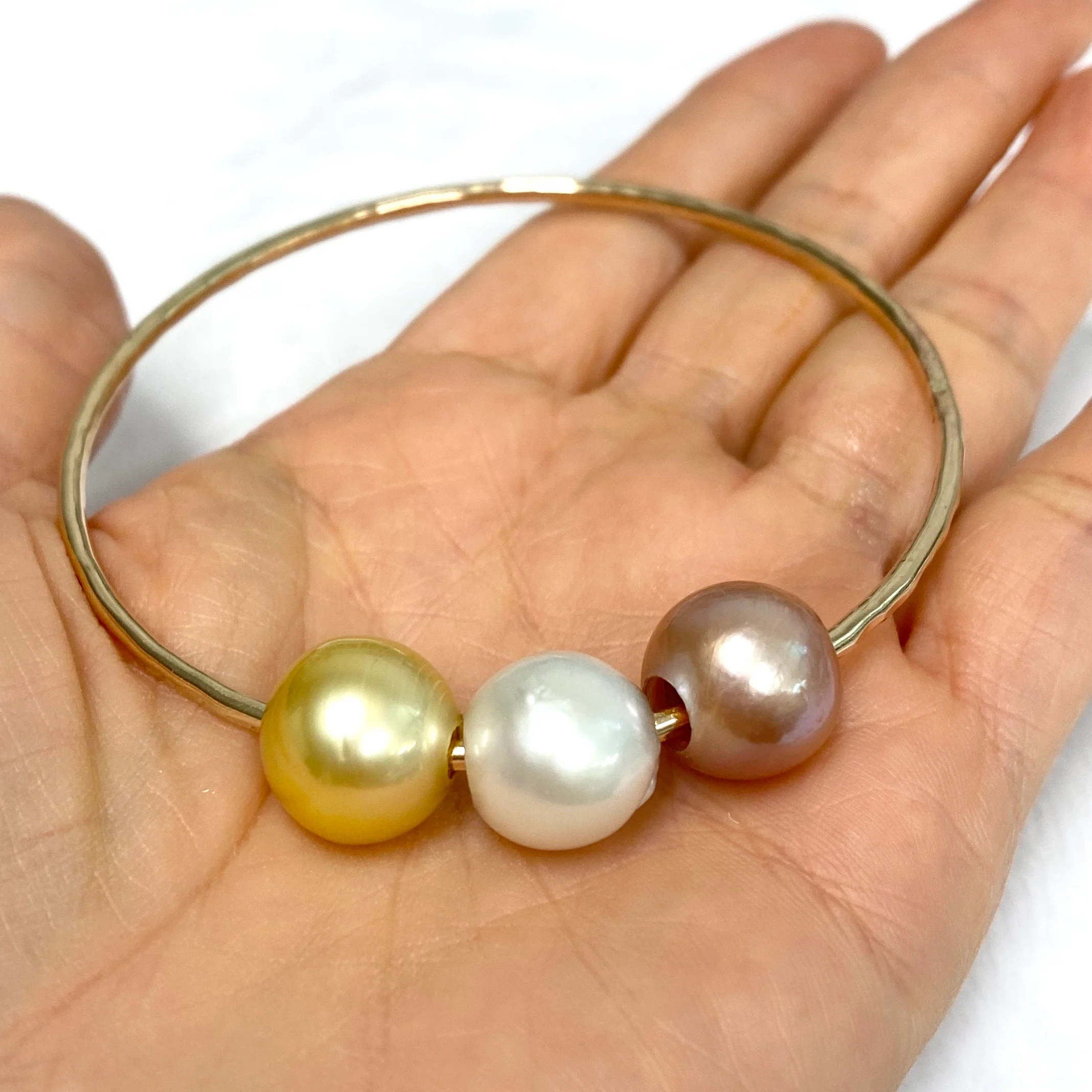 Bangle PAIGE - pink, white Edison & south sea pearl (B472) - Mitchell's Manufacturing Jewel