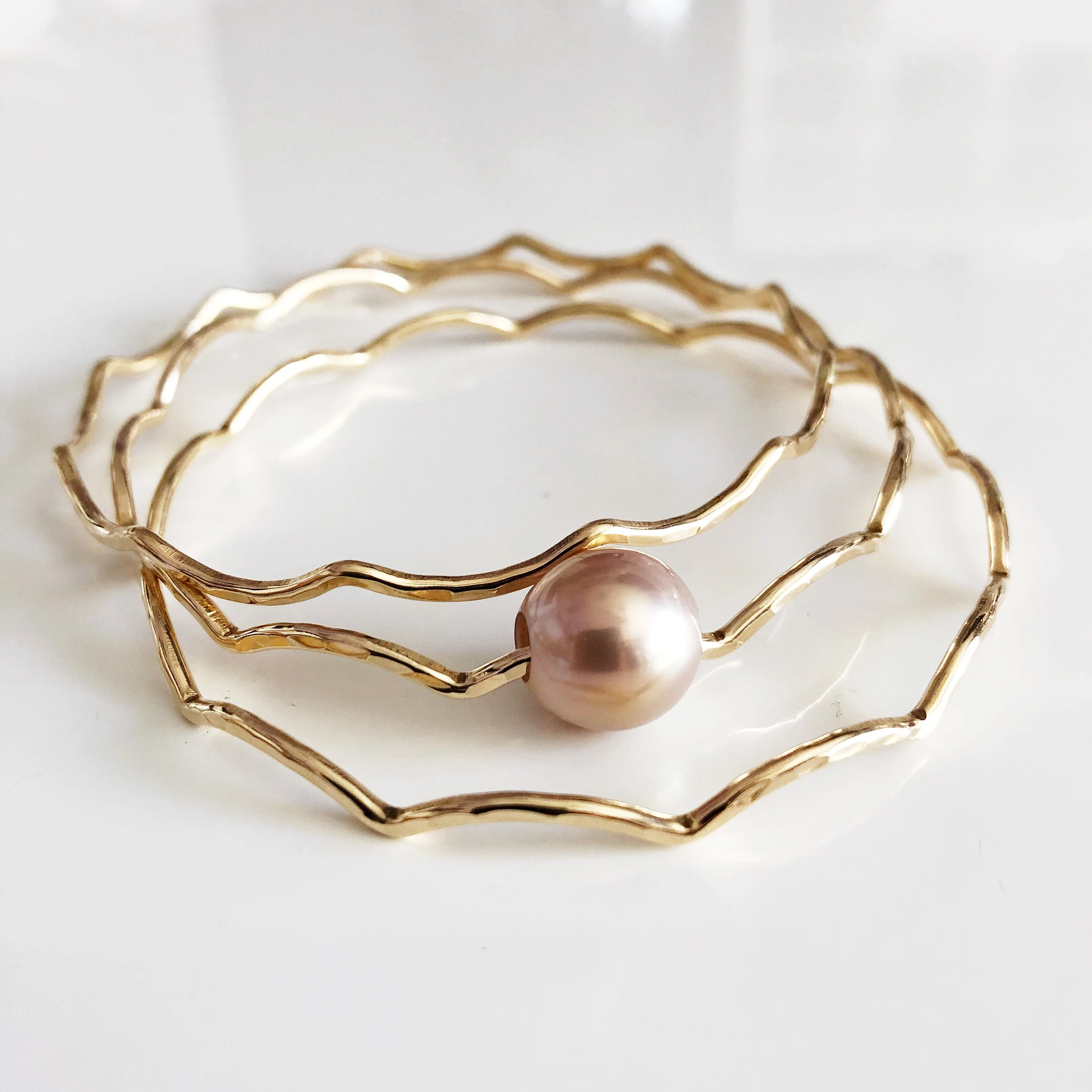 Bangle TOMI - pink pearl (B391) - Mitchell's Manufacturing Jewel