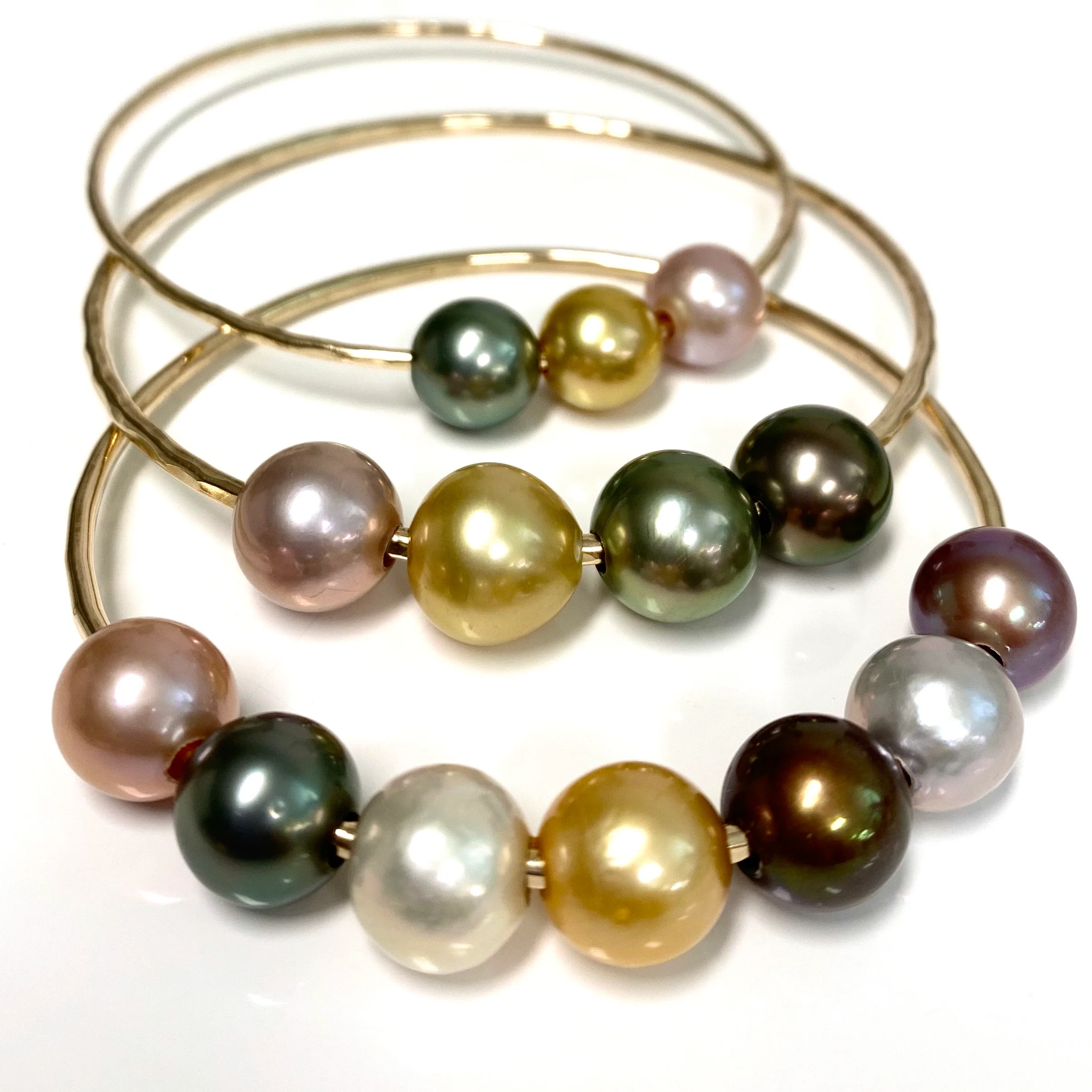Bangle PAIGE - 11-12mm gold south sea , pink Edison and Tahitian pearl (B460) - Mitchell's Manufacturing Jewel