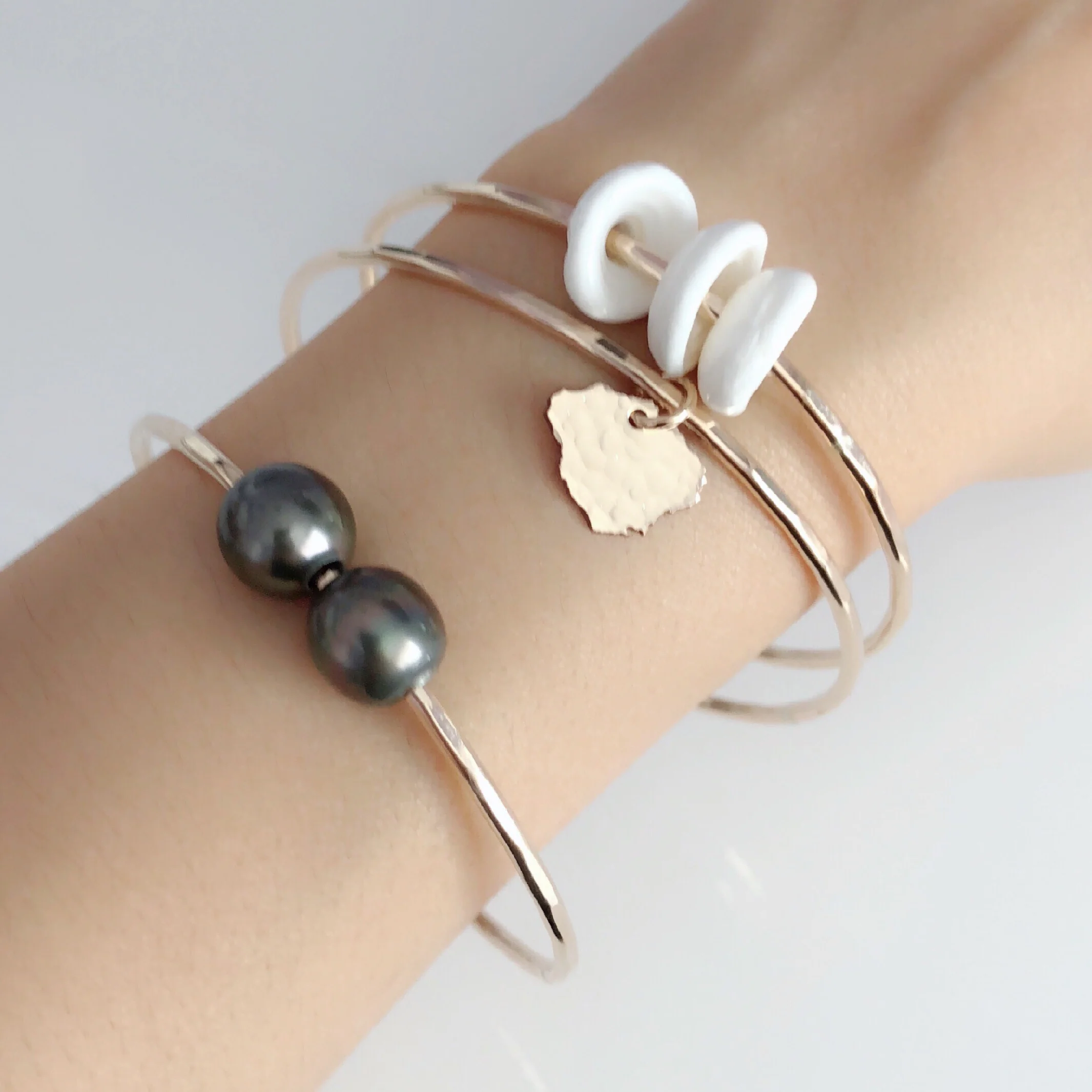 Kauai charm bangle (B372) - Mitchell's Manufacturing Jewel