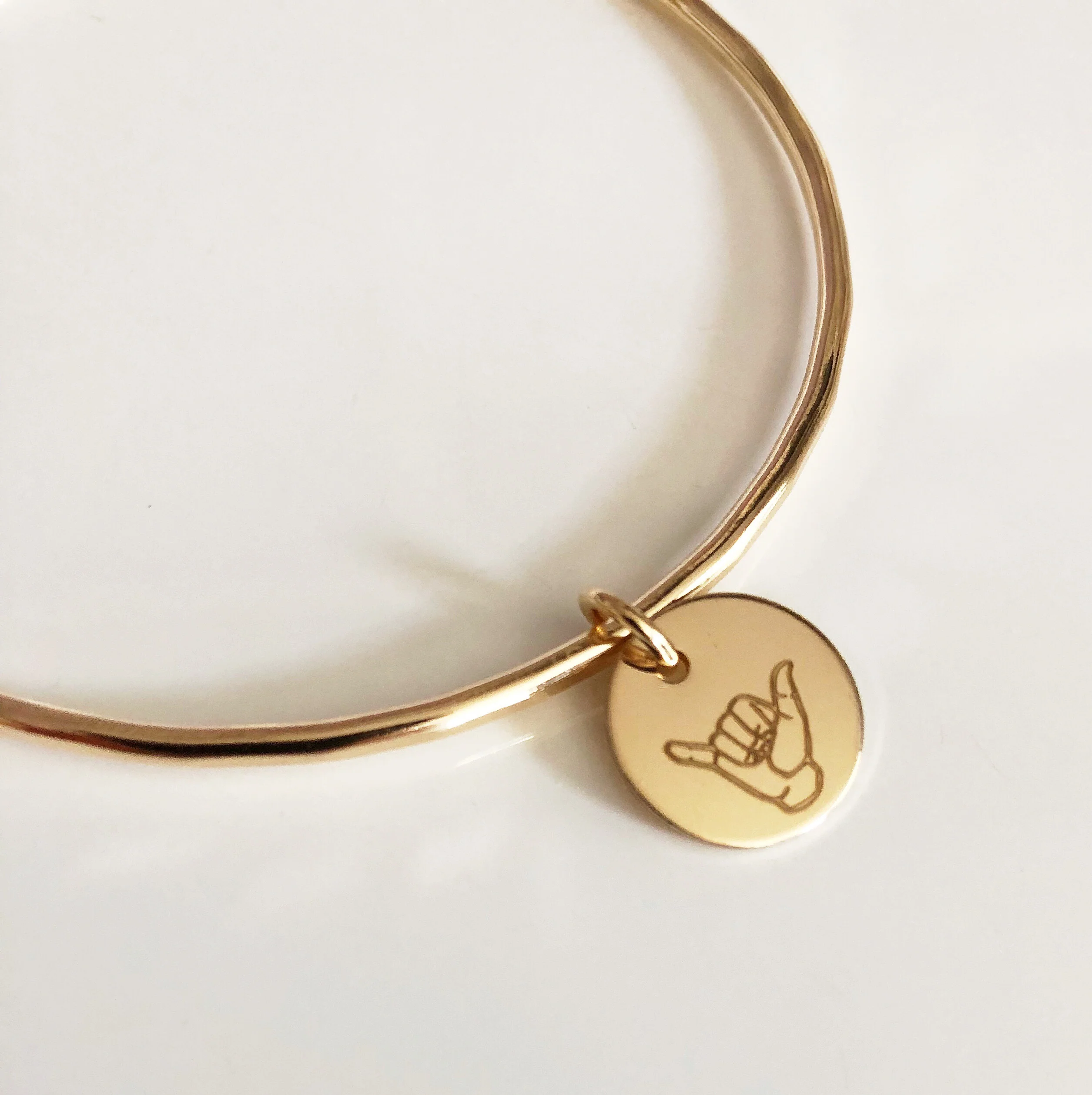 Bangle HALEY - Shaka charm (B542) - Mitchell's Manufacturing Jewel