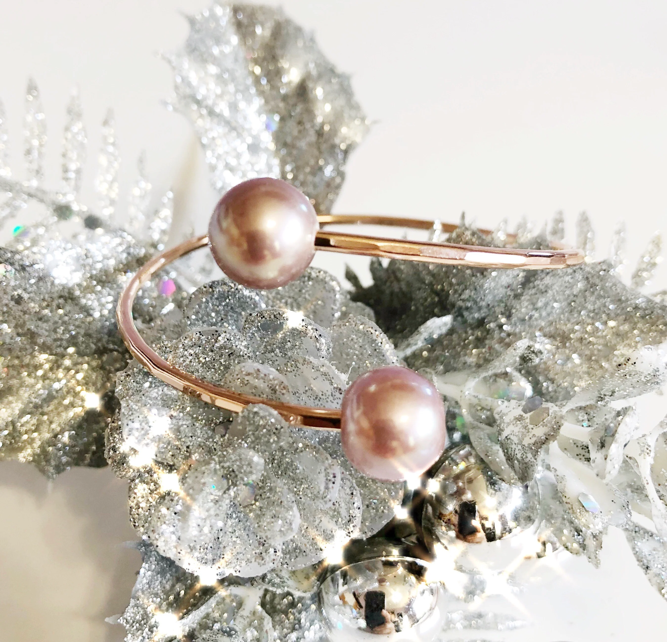 Cuff LEIA - white Edison pearls (B355) - Mitchell's Manufacturing Jewel