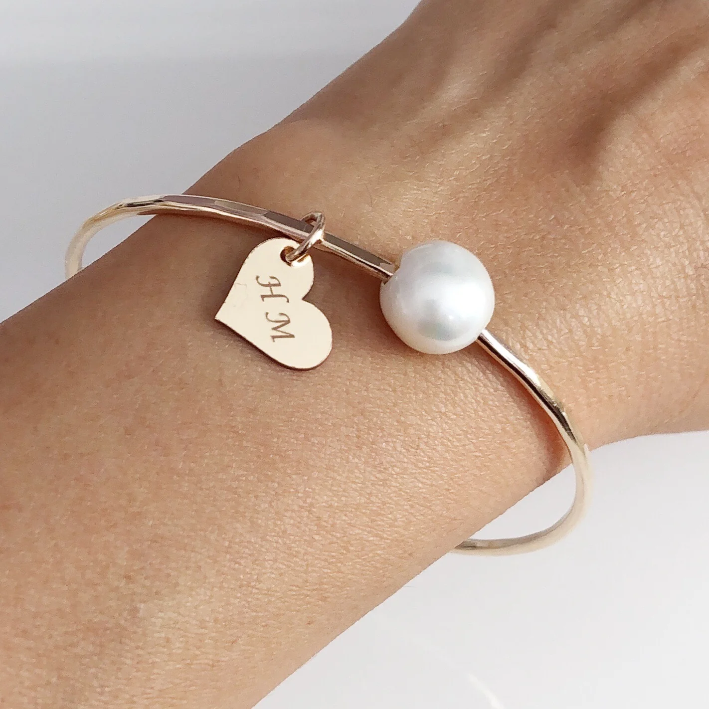 Bangle VICCI - white fresh water pearl (B431) - Mitchell's Manufacturing Jewel
