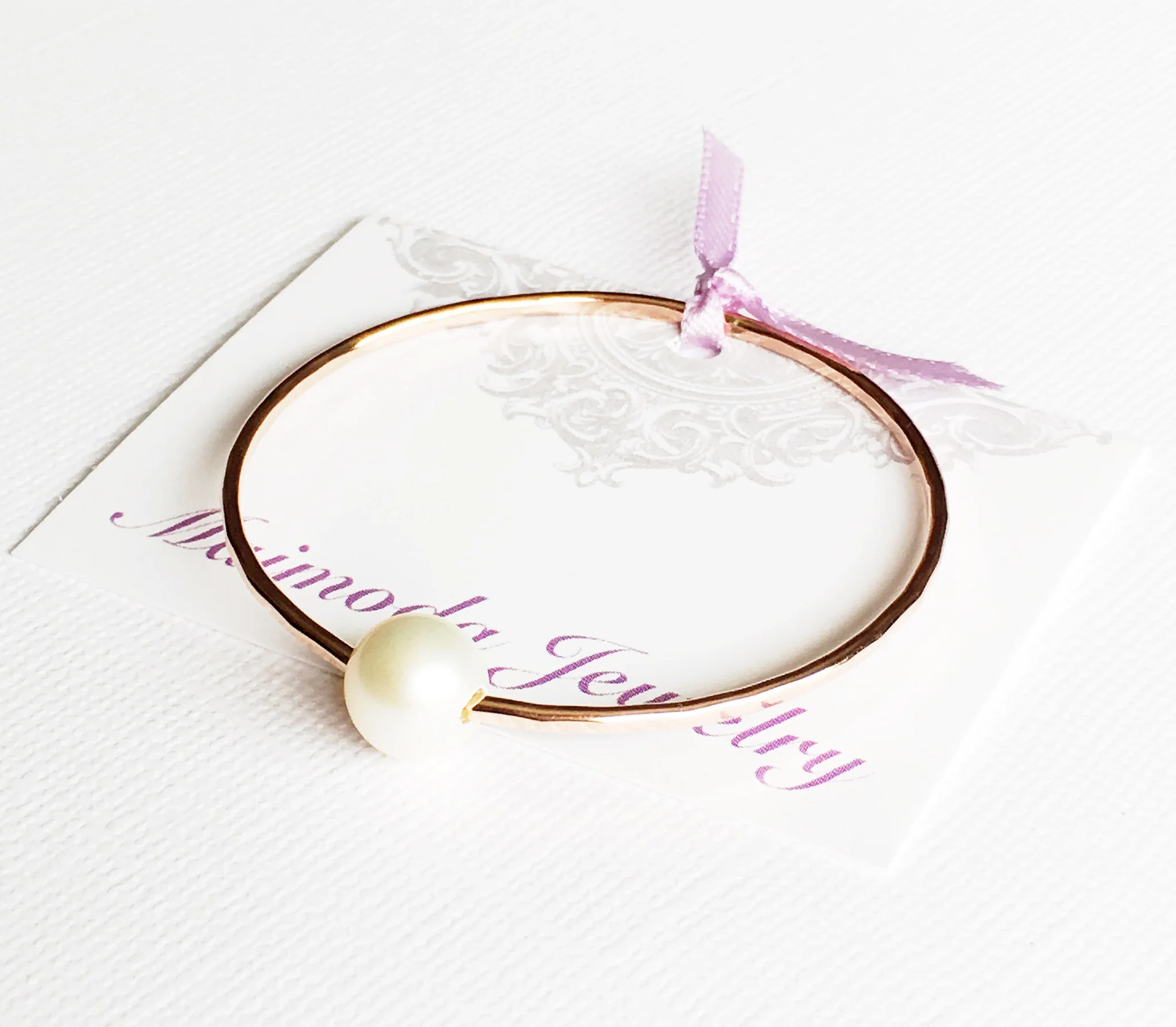Bangle Lani - white pearl ( B254) - Mitchell's Manufacturing Jewel