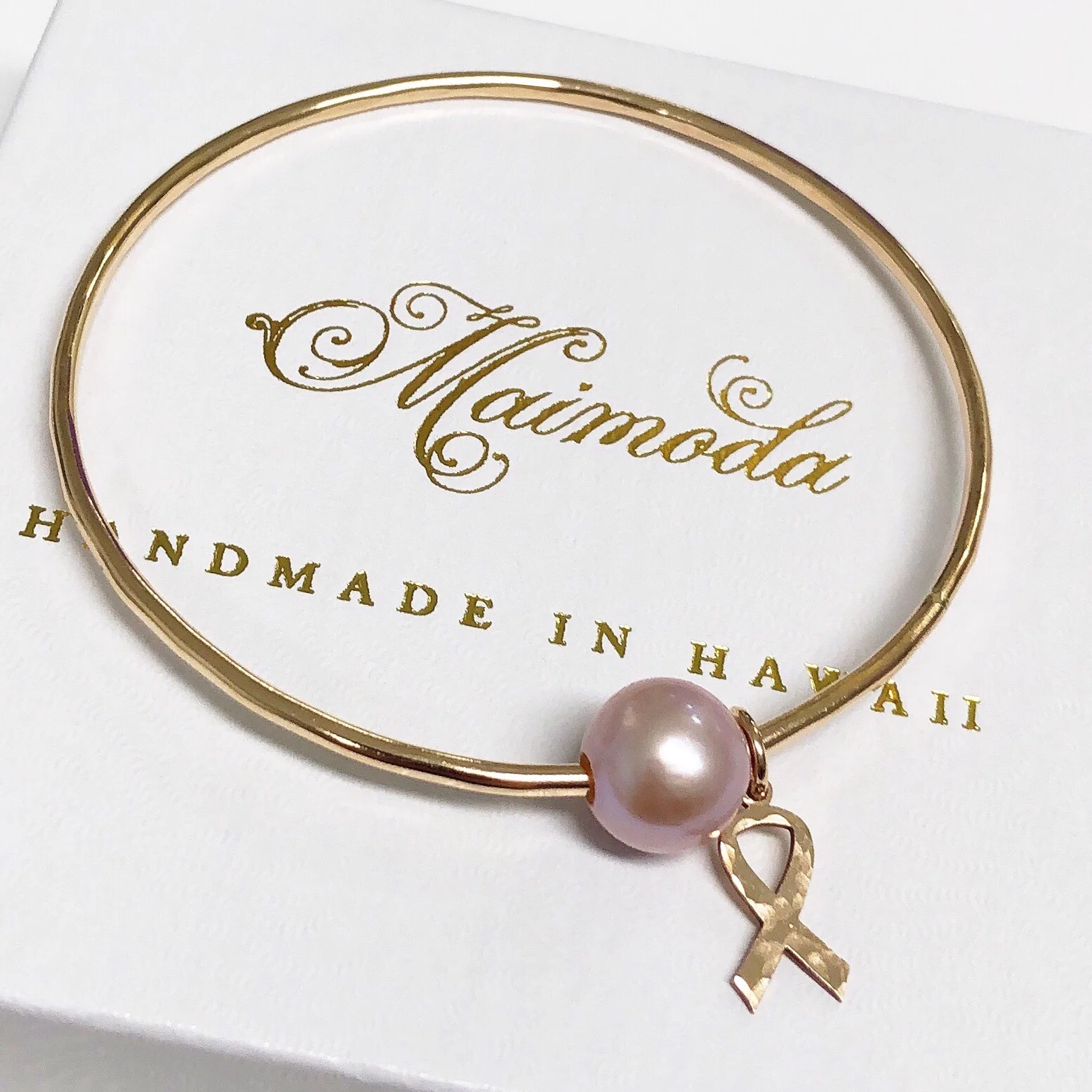 Cancer awareness bangle - pink Edison pearl (B346) - Mitchell's Manufacturing Jewel