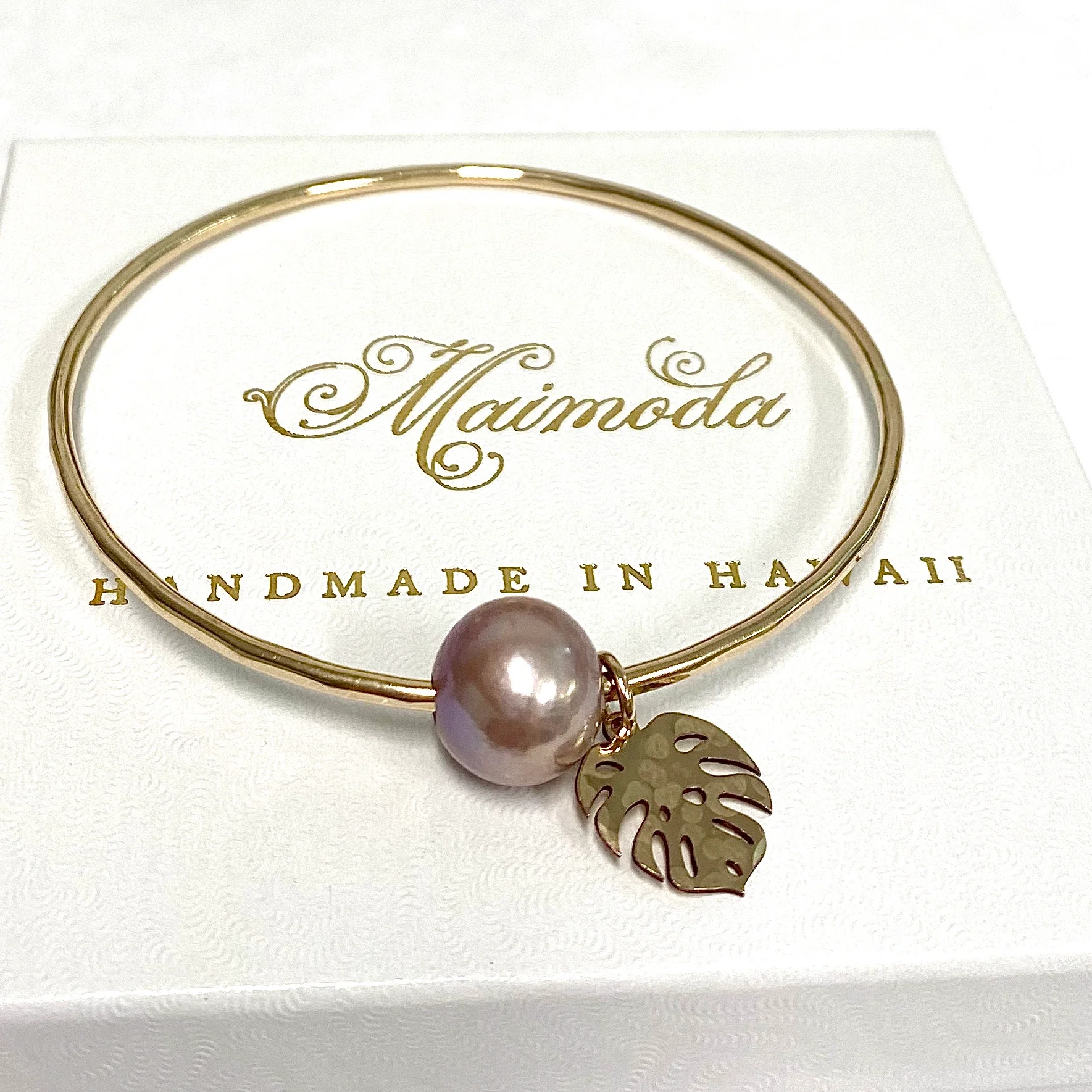 Monstera bangle - pink Edison pearl (B533) - Mitchell's Manufacturing Jewel