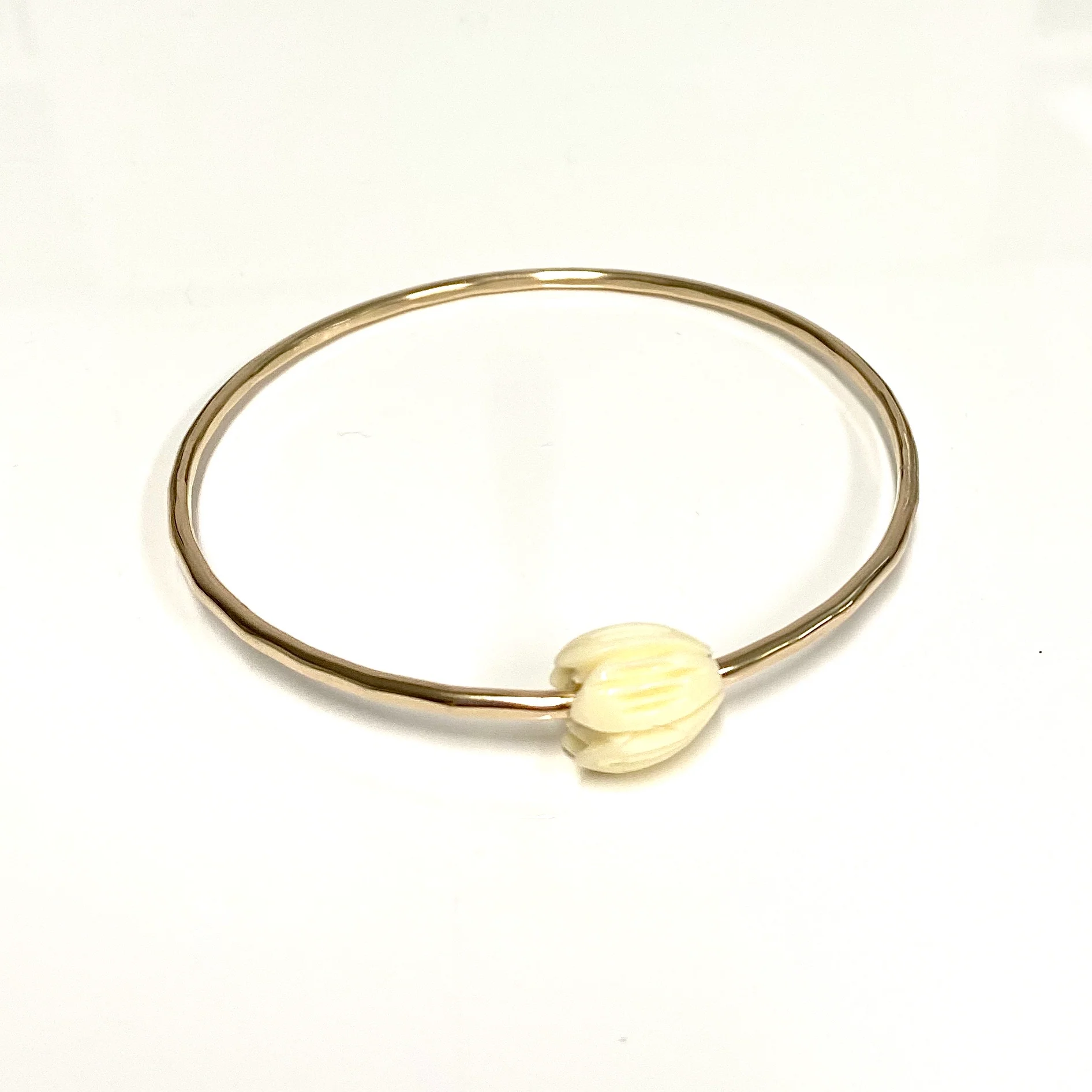 Pikake bead bangle (B466) - Mitchell's Manufacturing Jewel