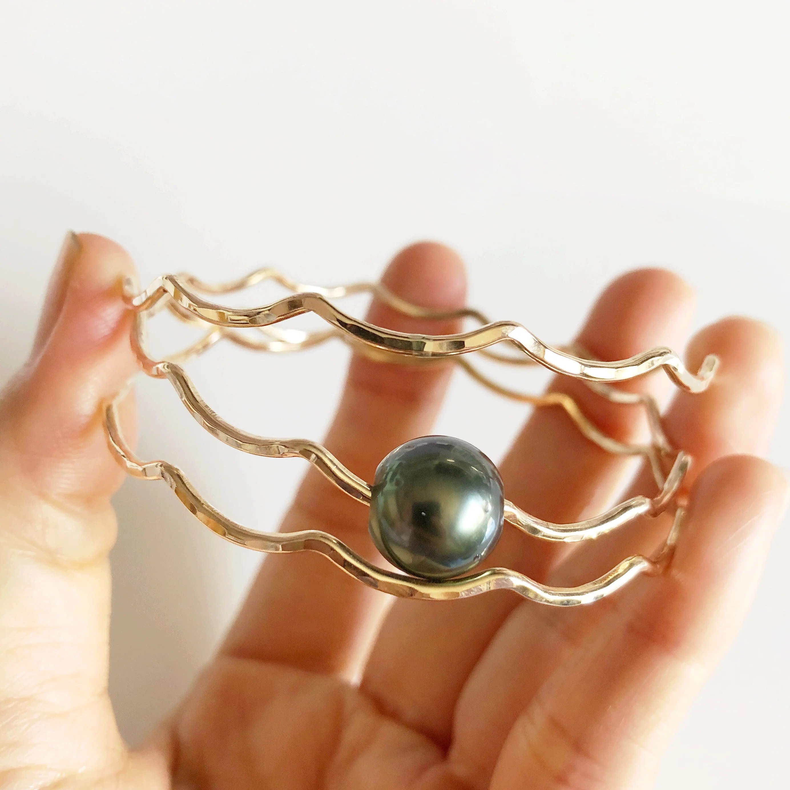 Bangle TOMI - tahitian pearl (B394) - Mitchell's Manufacturing Jewel