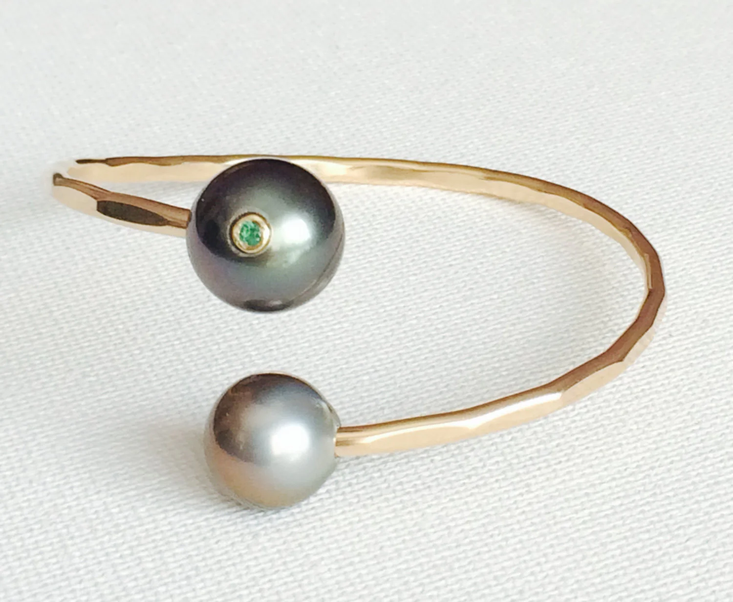 Cuff Adora - Emerald tahitian pearl (B268) - Mitchell's Manufacturing Jewel