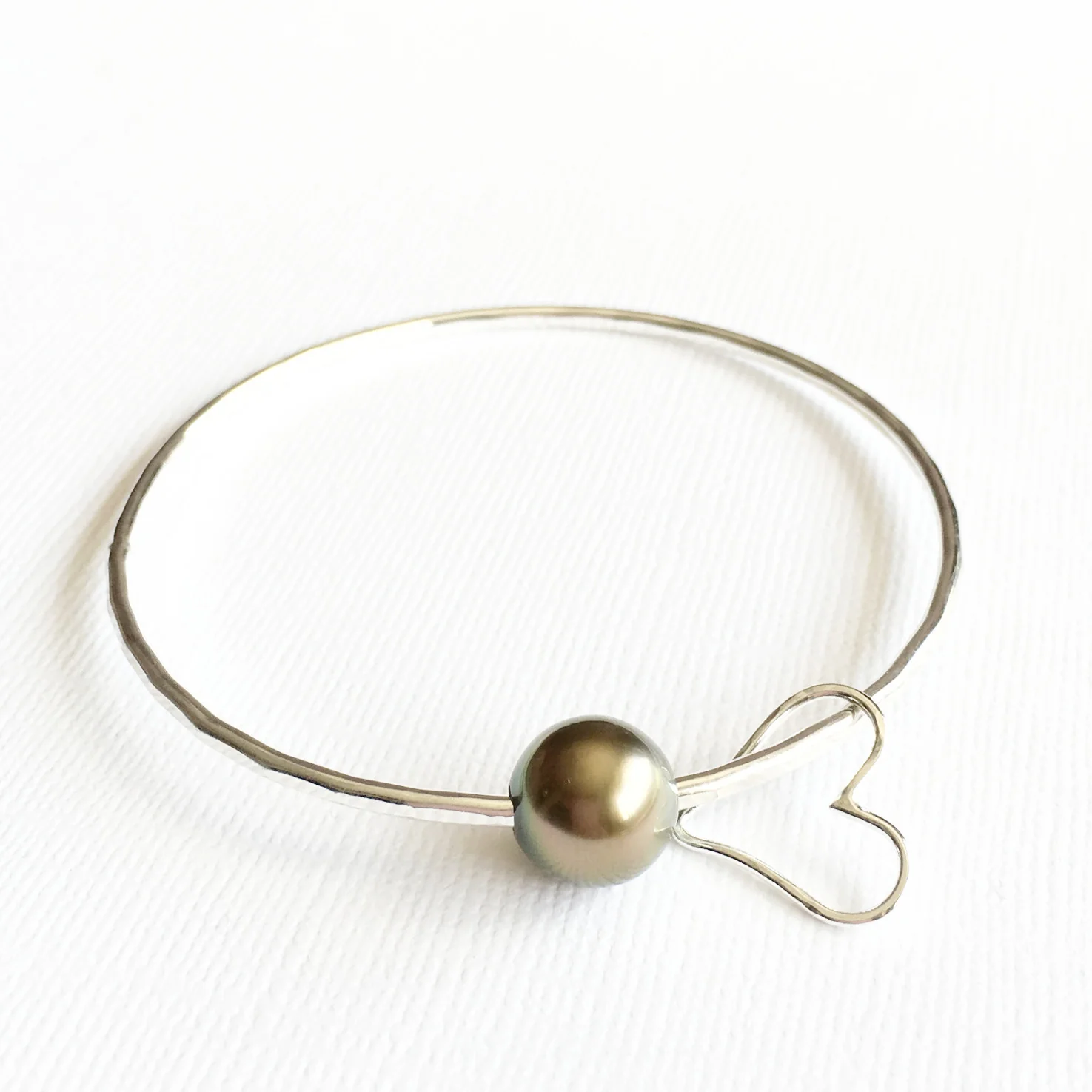 Bangle Lei - heart charm ( B102) - Mitchell's Manufacturing Jewel