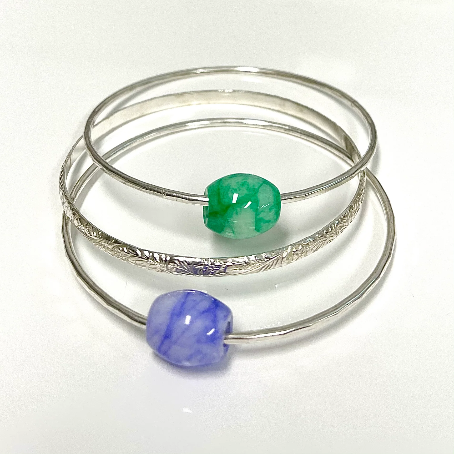 Bangle KEIKE - smooth jade bead (B404) - Mitchell's Manufacturing Jewel