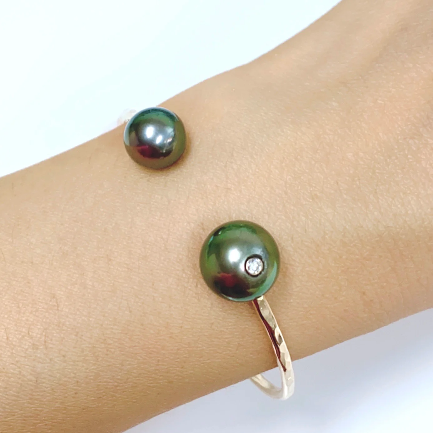 Cuff ADORA - Diamond Tahitian pearl (B539) - Mitchell's Manufacturing Jewel