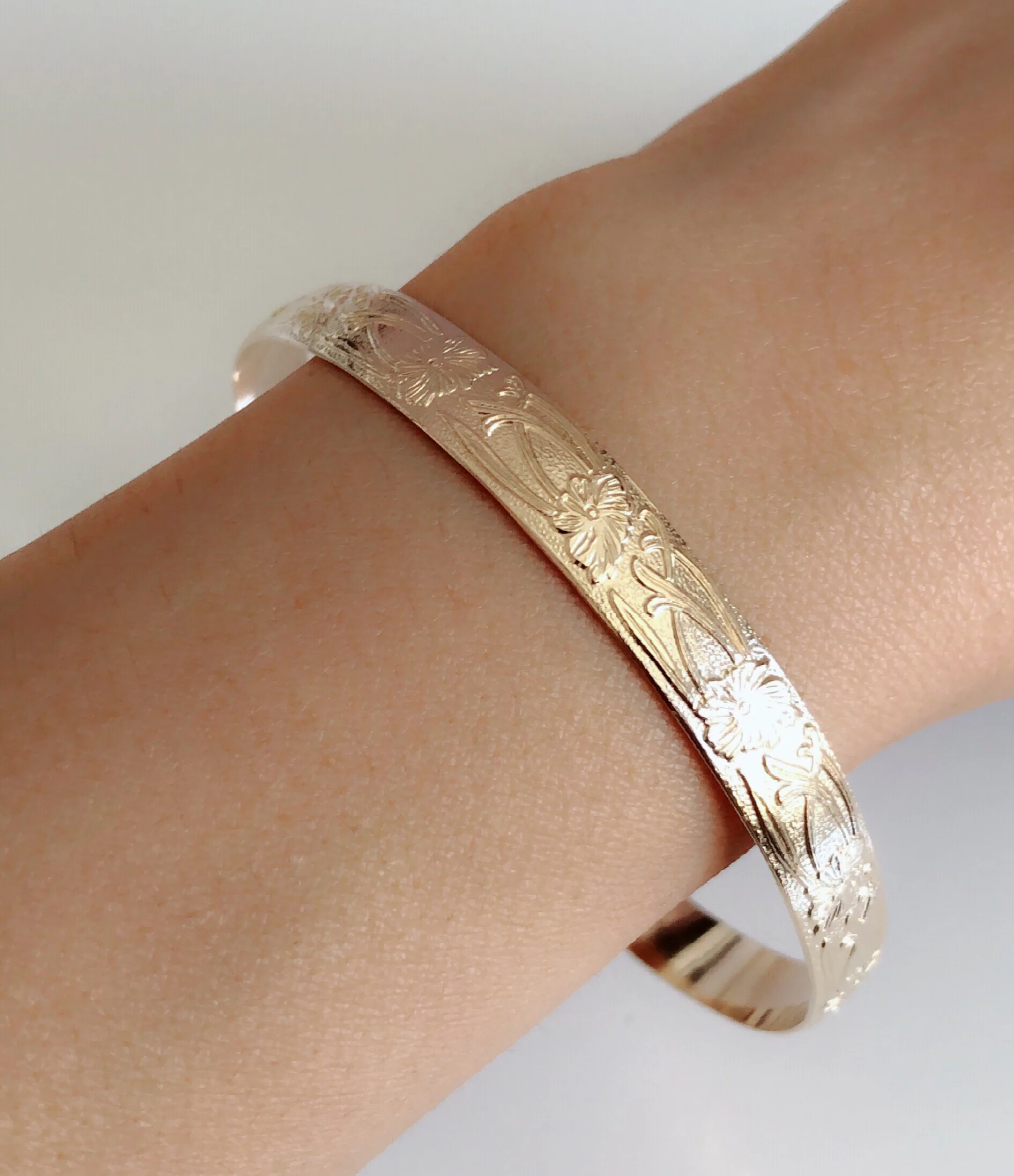 Bangle JASMIN - 8 mm Hawaiian heirloom bangle (B402) - Mitchell's Manufacturing Jewel