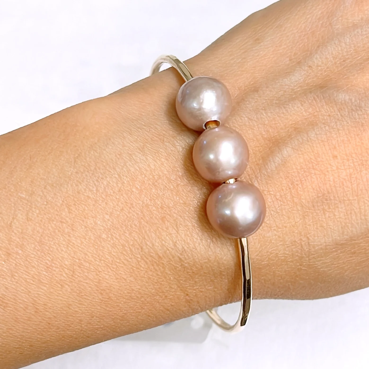 Bangle Paige - pink pearls (B118) - Mitchell's Manufacturing Jewel