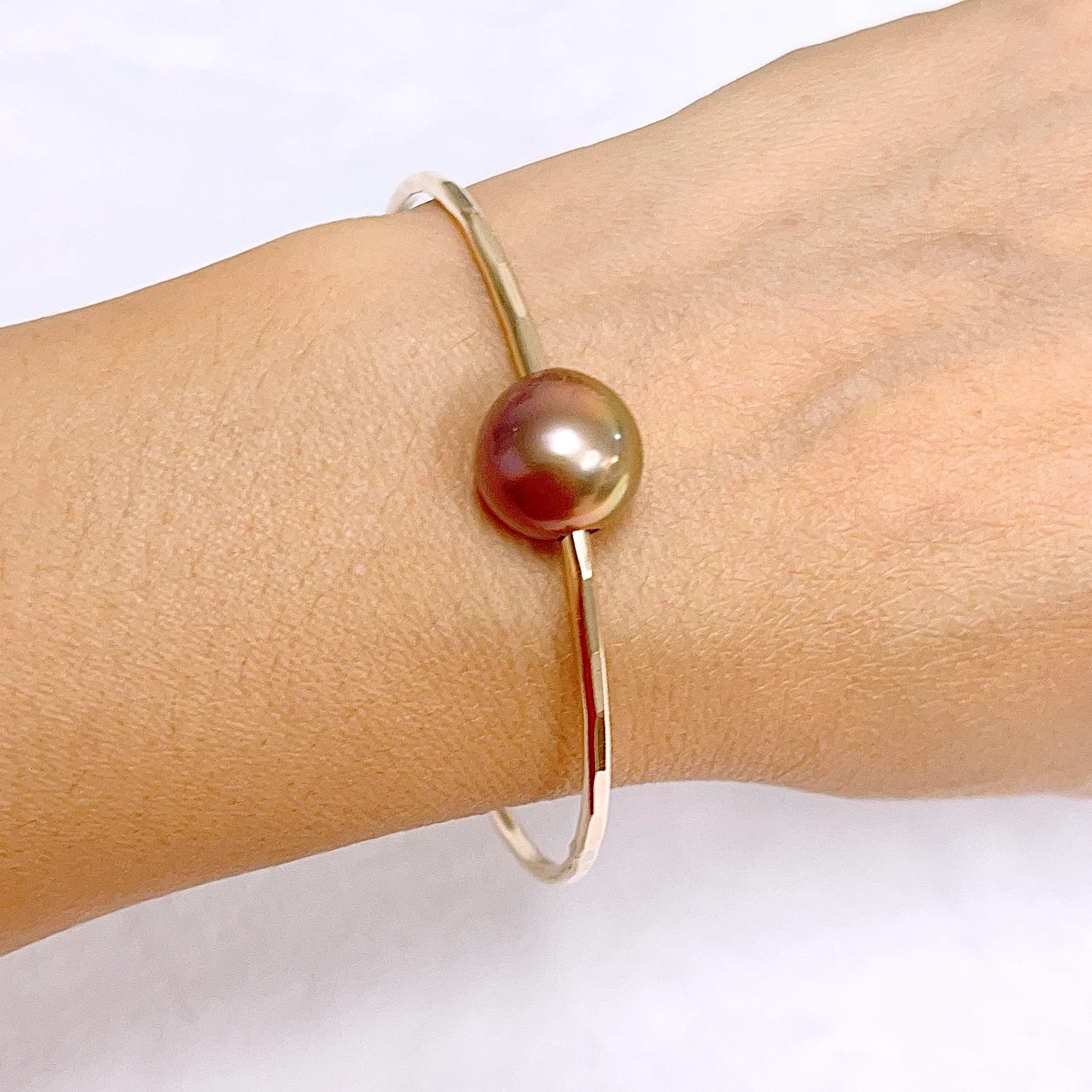 Bangle MIKA - fireball Edison pearl (B554) - Mitchell's Manufacturing Jewel
