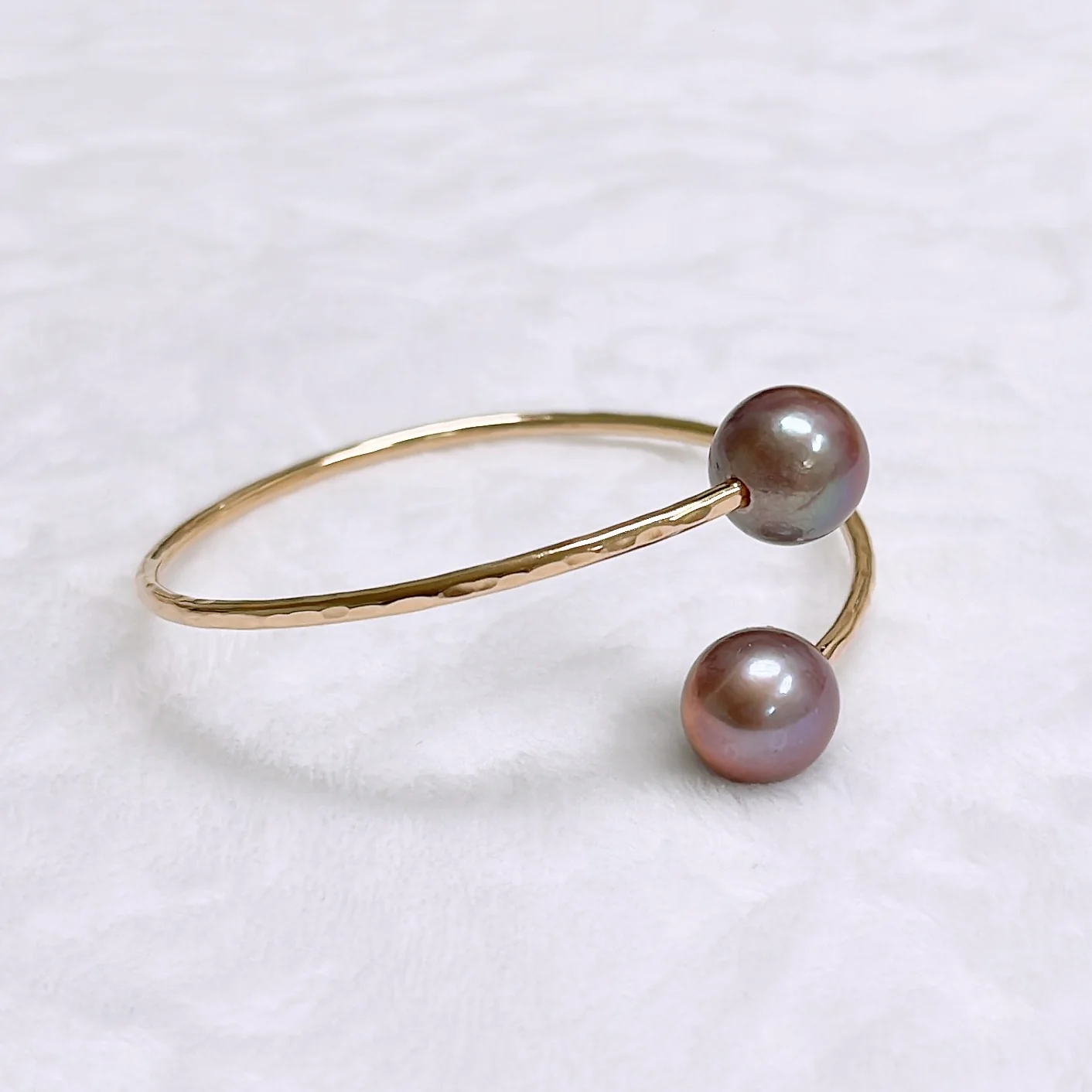 Cuff LEIA - purple Edison pearls - Mitchell's Manufacturing Jewel