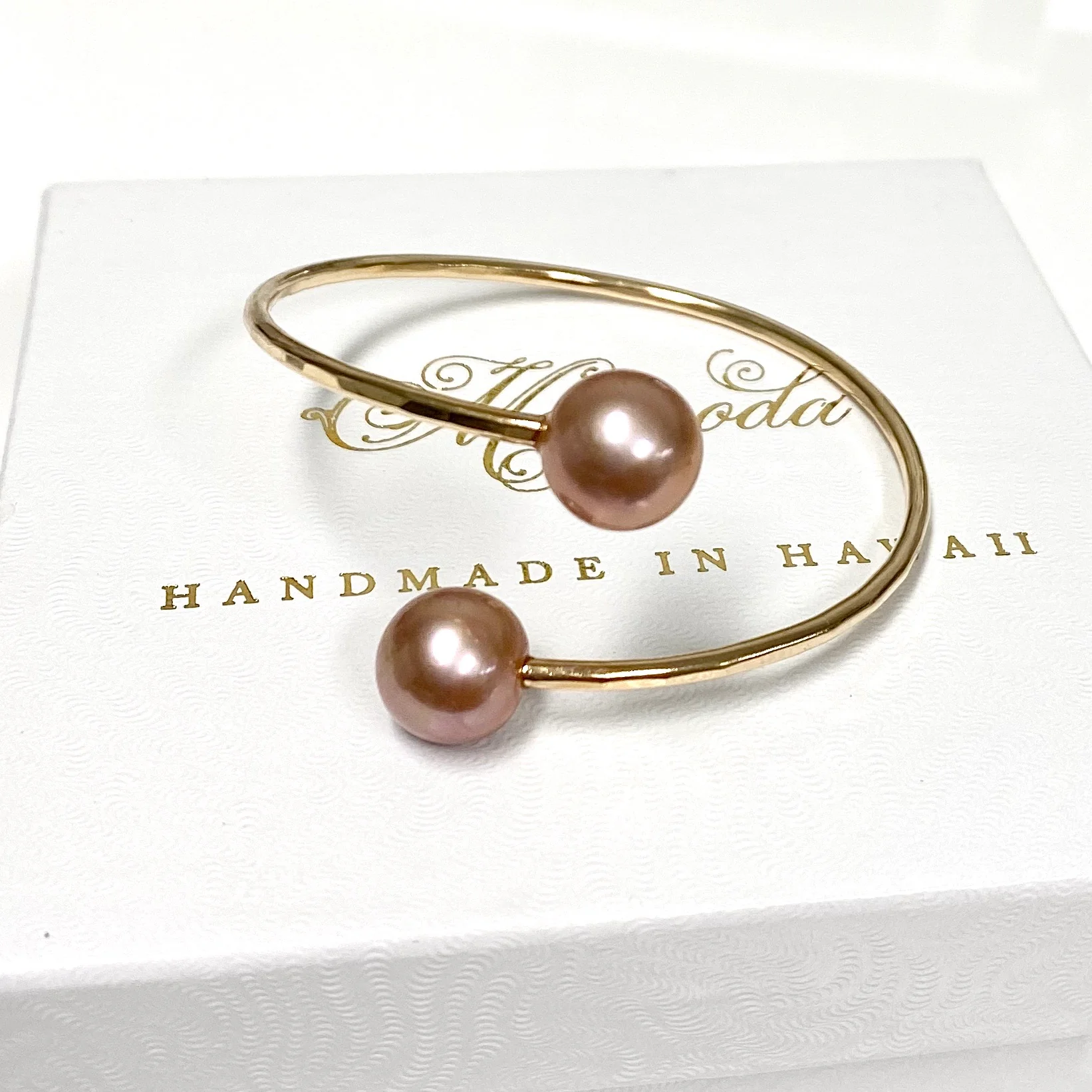 Cuff Leia - pink Edison pearls (B353) - Mitchell's Manufacturing Jewel