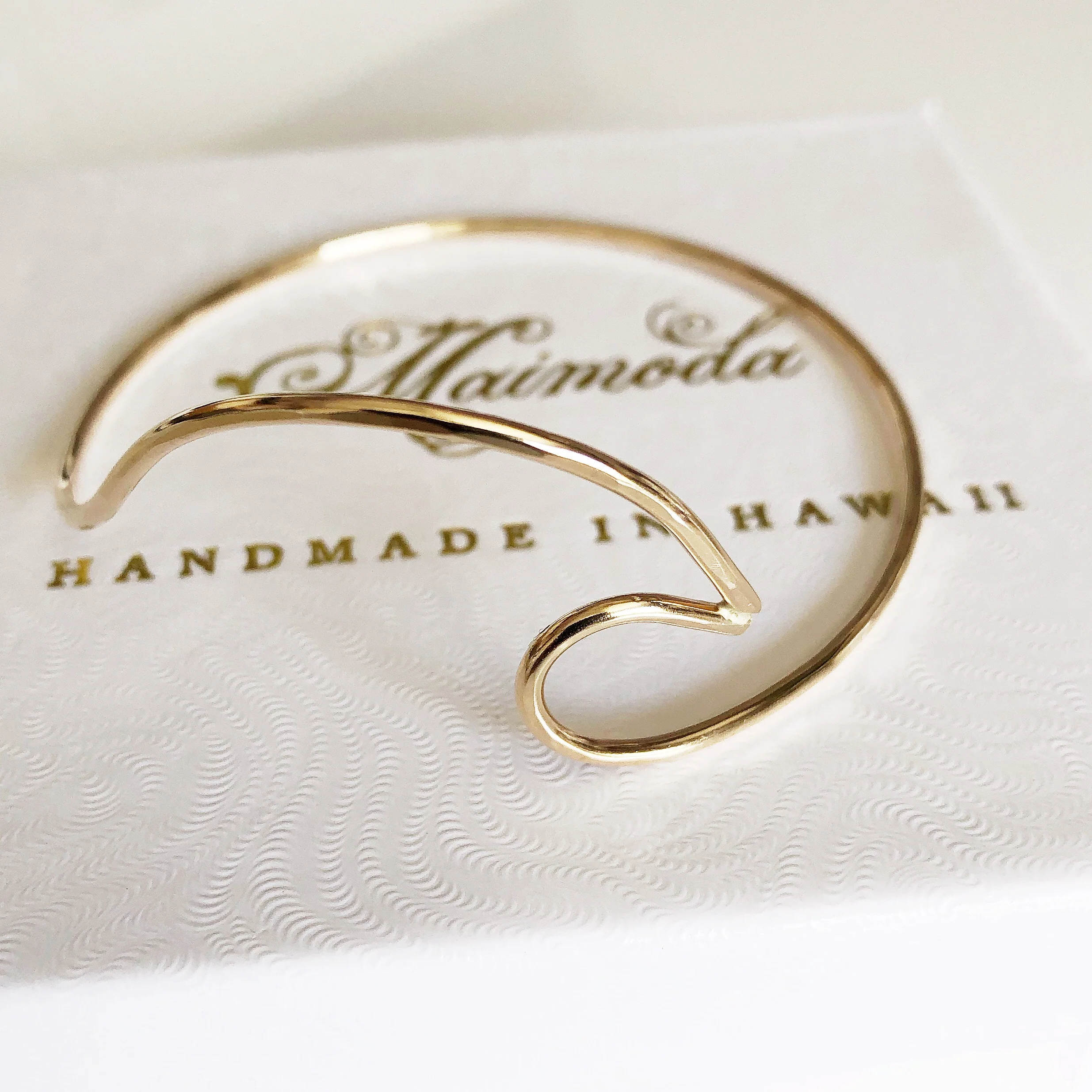 Bangle Nalu - ocean wave bangle (B104) - Mitchell's Manufacturing Jewel