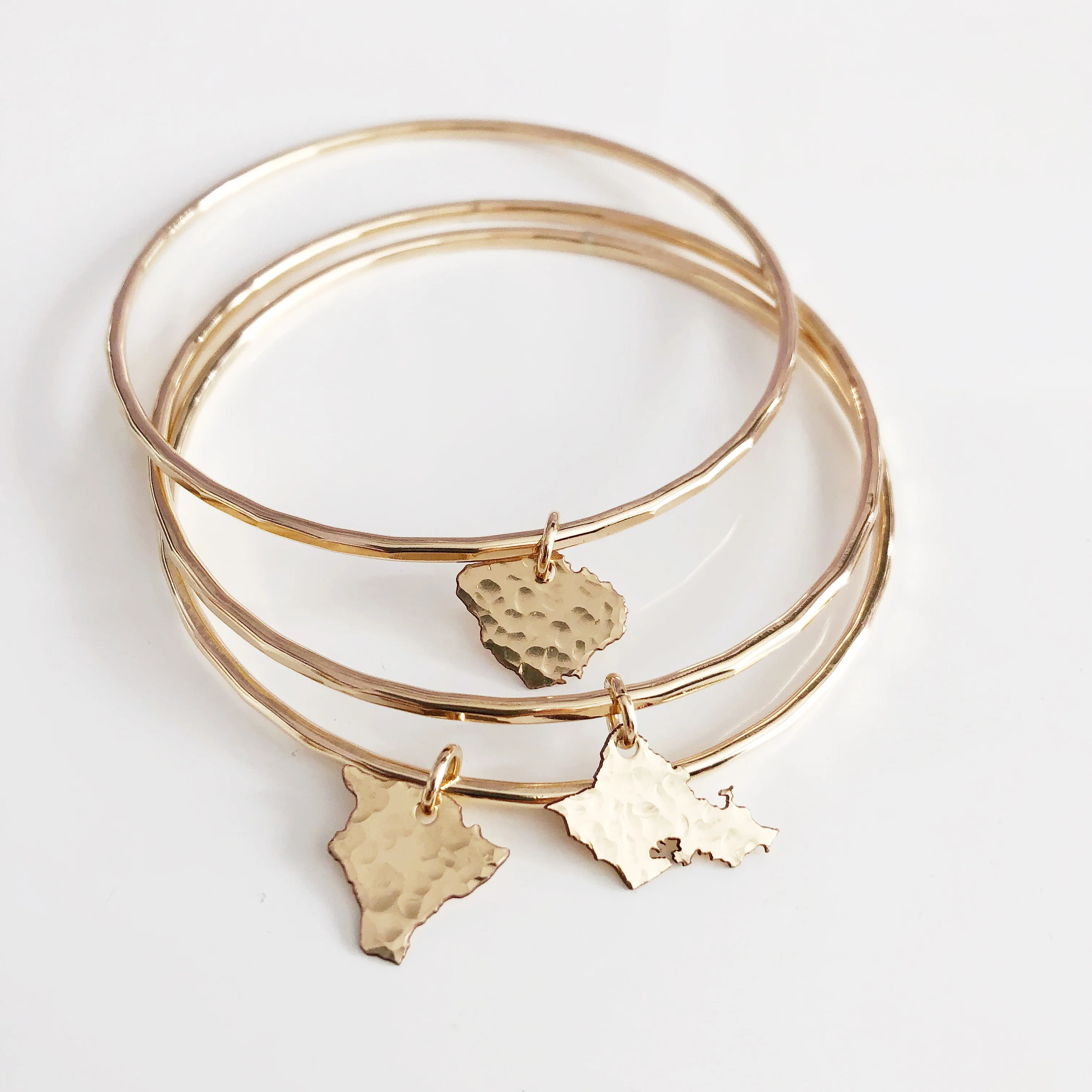 Oahu charm bangle (B371) - Mitchell's Manufacturing Jewel