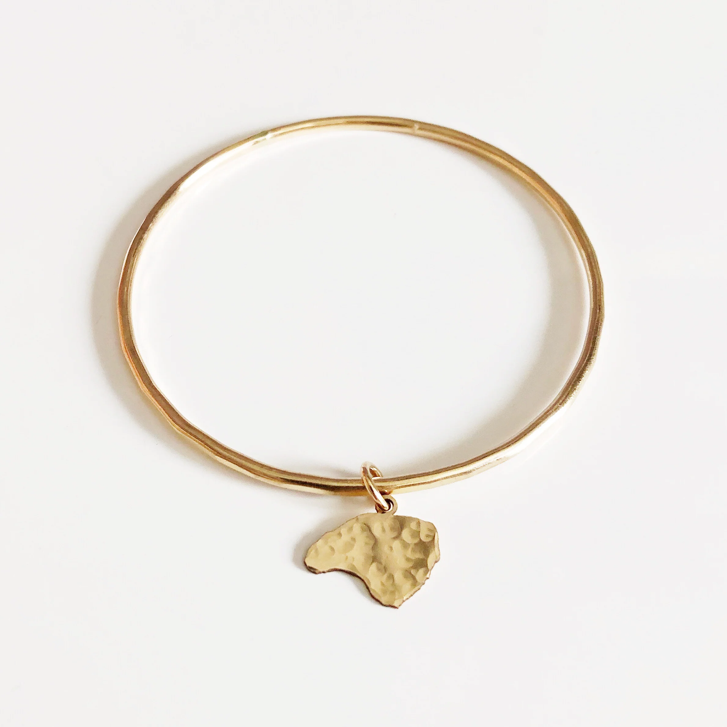 Lanai charm bangle (B425) - Mitchell's Manufacturing Jewel