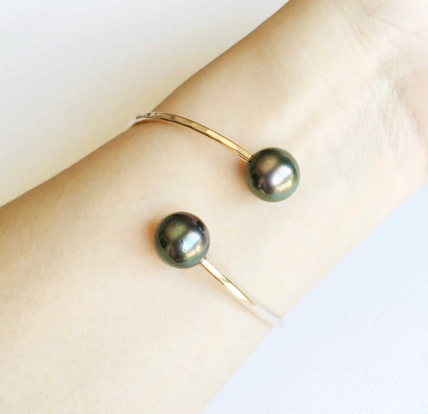 Cuff Leia - tahitian pearls (B265) - Mitchell's Manufacturing Jewel